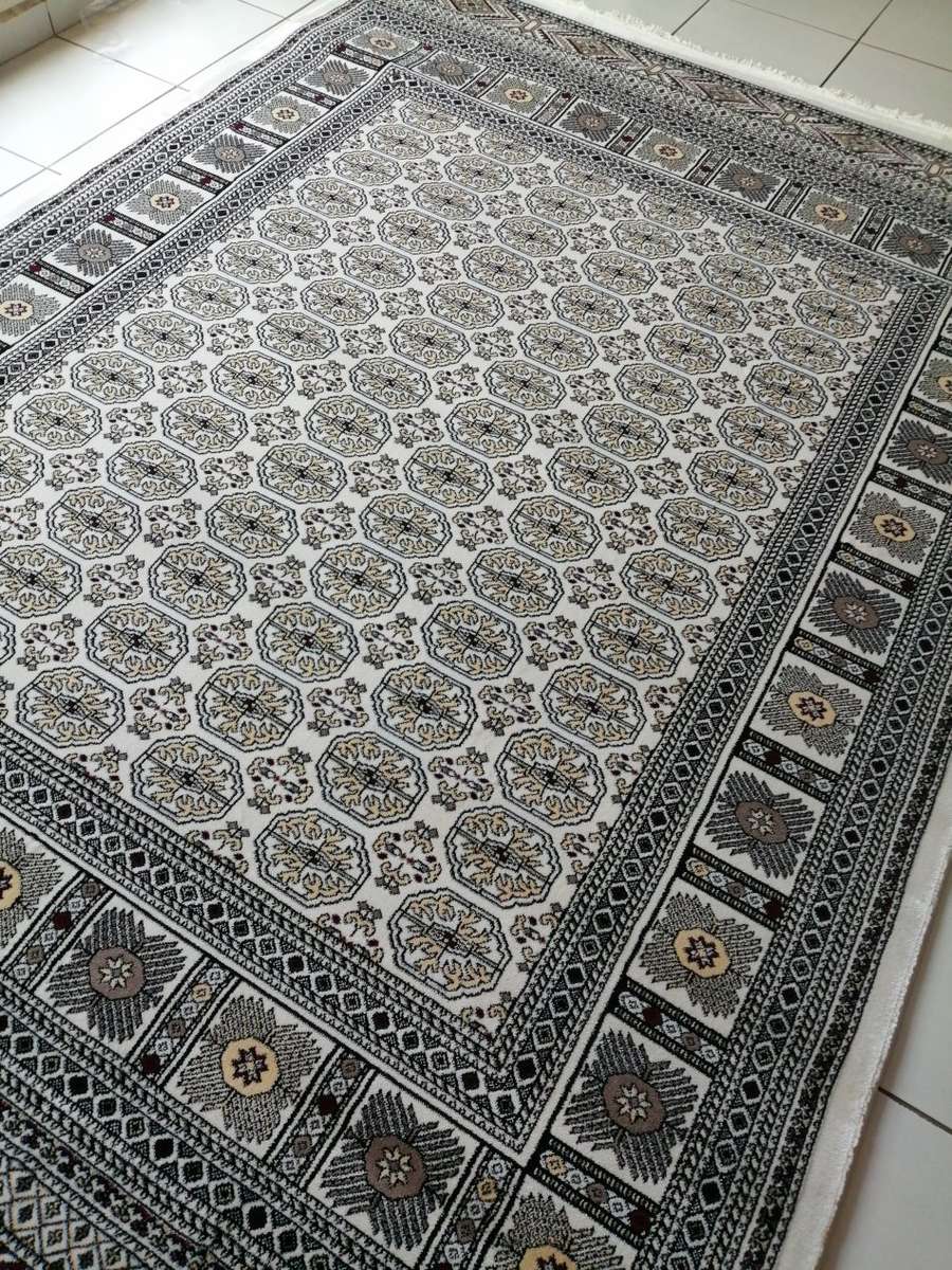 Beautiful , Vibrant , Modern , Excellent Quality Turkish Carpets