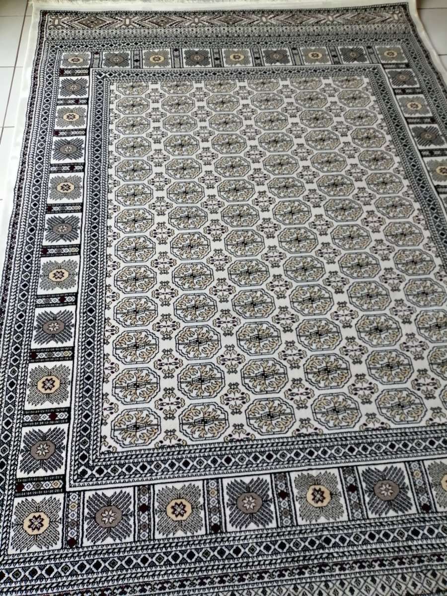 Beautiful , Vibrant , Modern , Excellent Quality Turkish Carpets