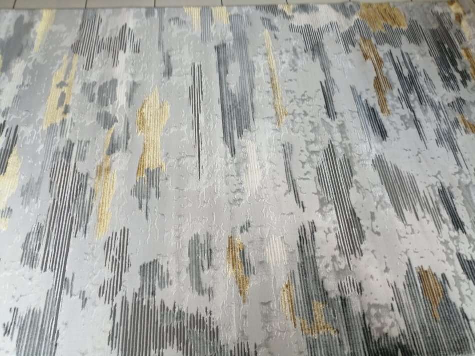 Beautiful , Vibrant , Modern , Excellent Quality Turkish Modern Rug