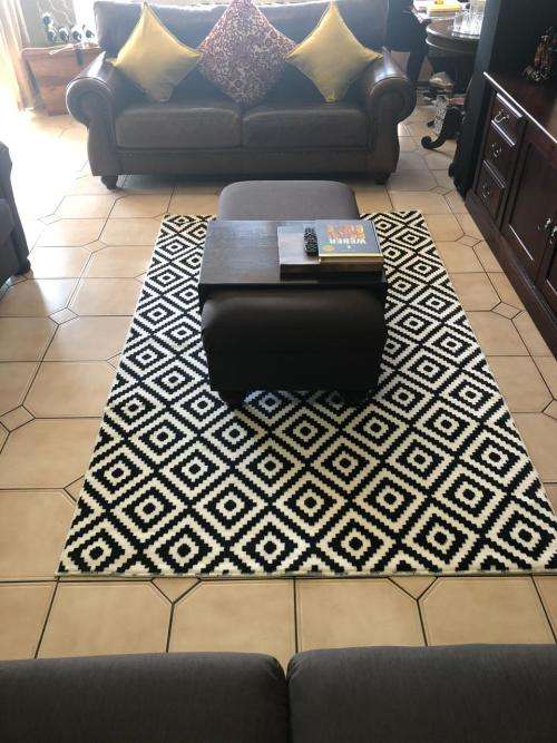 WOW!! Non-Slip Modern Rugs - 5 Options Available