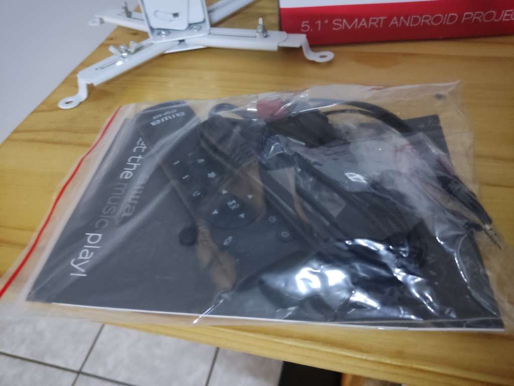 Aiwa 5.1 Smart Android Projector Full HD 1080P ATQP-828 with Universal Wall/Ceiling Mount