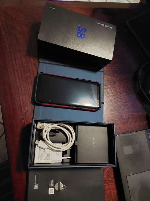 Samsung Galaxy S8 Used with box and charger