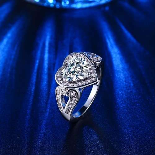 Exquisite 1.30 Carat Heart Shaped Simulated Diamond Ring. Size 6 / M