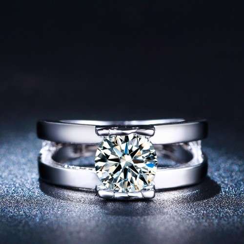 Amazing 1 Carat Simulated Diamond Ring. Size 6 / M