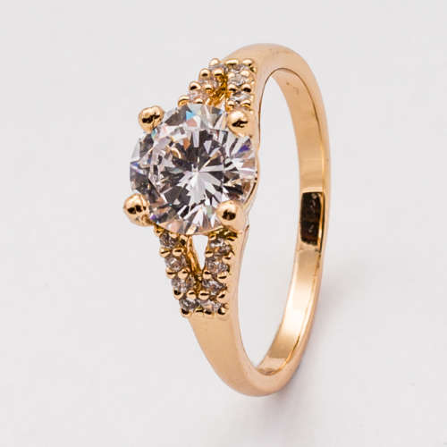 Stunning 2.00 Carat Simulated Diamond Ring. Size 9 / R 3/4 !!!