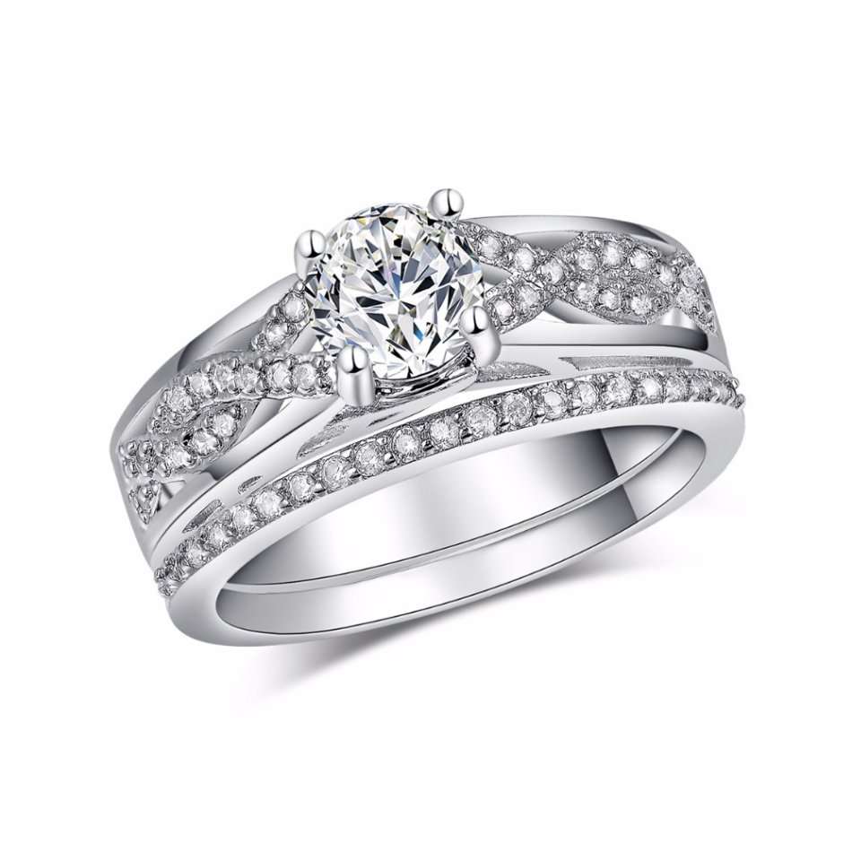 Exquisite 1.50 Carat Round Cut Simulated Diamond Ring Set . Sizes Available : 6 ; 7 ; 8 !!!
