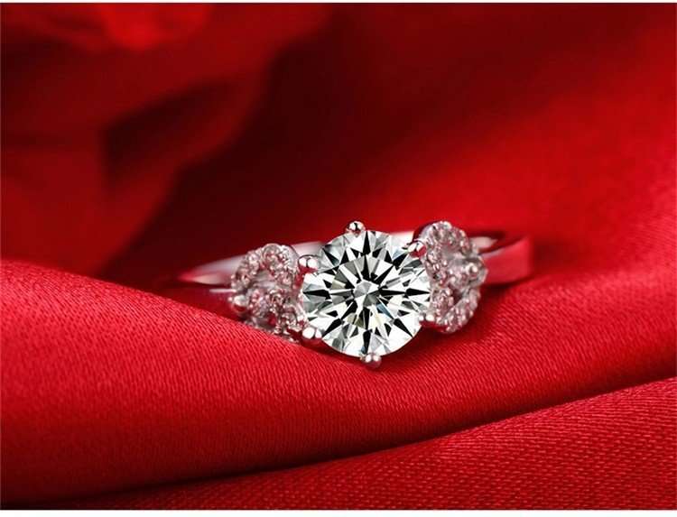 Designer 1.10 Carat Simulated Diamond Ring. Size 7 / O