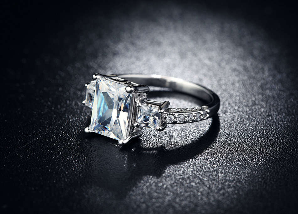 Exquisite 1.70 Carat Simulated Diamond Trio Stone Ring. Size 7 / O