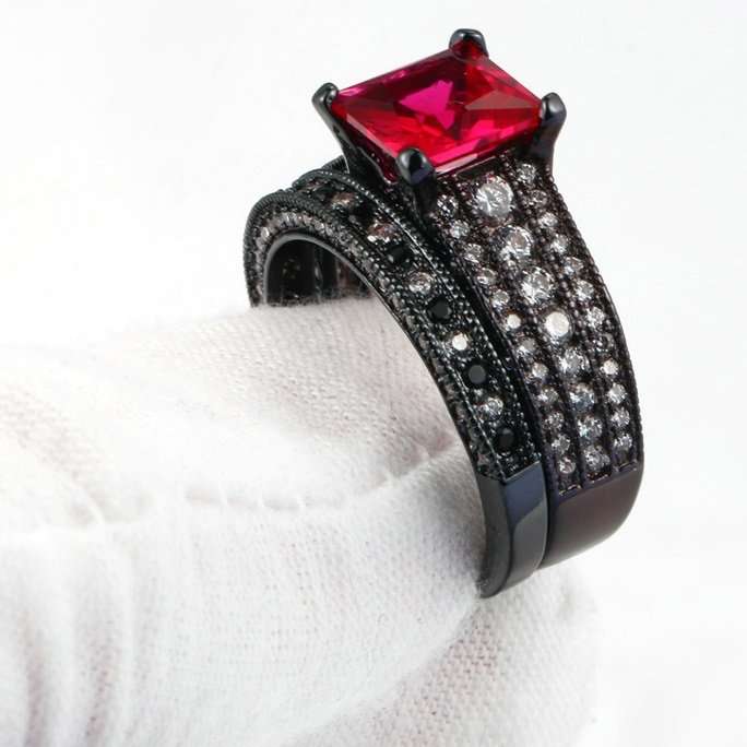 Stunning 3.5 Carat Simulated Diamond Wedding Ring Set. Sizes Available :  6 ; 7 ; 8 ; 9  !!!