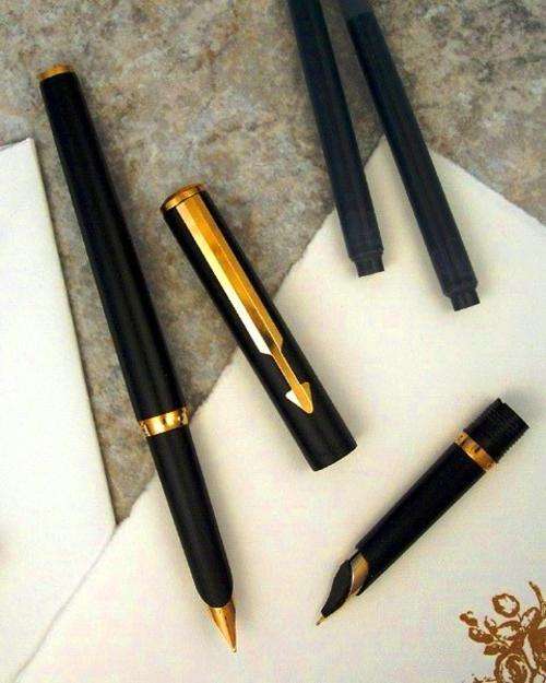 Parker Arrow Black Fountain Pen 1981