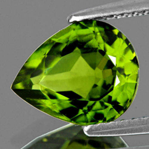 GENUINE FLAWLESS PERIDOT 5.45 CARATS AAA INVESTMENT GRADE, NO RESERVE!!!