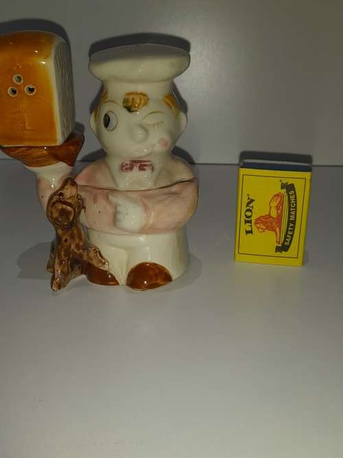 porcelain/ceramic salt and pepper shakers lot 2 free shipping