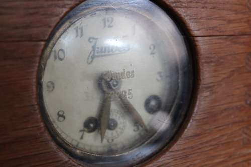 1950`s German Jundes Pigeon Racing Clock in oak case