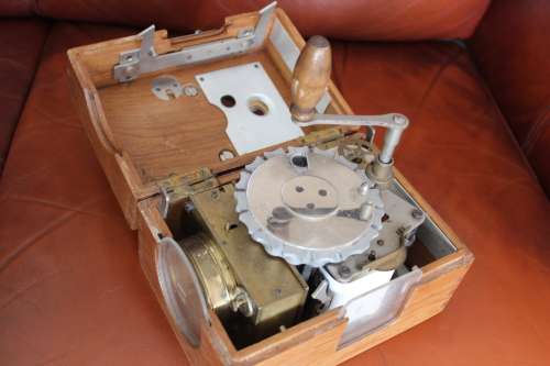 1950`s German Jundes Pigeon Racing Clock in oak case