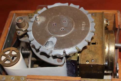 1950`s German Jundes Pigeon Racing Clock in oak case