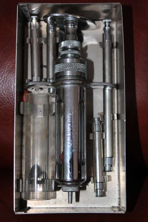 Vintage 1950s Dura Viking vetrinary syringe set made in Boston USA