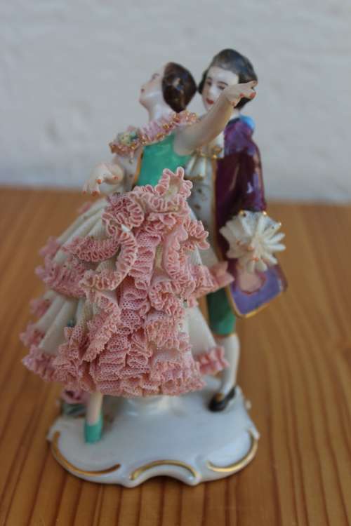 Original 1930s  German Dresden Dancers figurine 14.3cm good condition but slight damage on dress