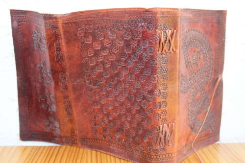 Vintage hand tooled genuine leather journal with handmade paper 22.2cm x 15cm x 3.5cm unused