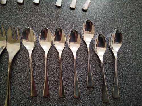 Set of Arthur Price, Country Plate Designer Silverware 8xteaspoons 8xdessert forks 7xcake spoons