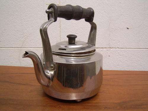 Vintage Silver Plated  Pylon  kettle  a real blast from the past  - R1 no reserve
