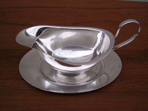 Lovely Silver Plated Sauce Boat and Plate - R1 no resrve
