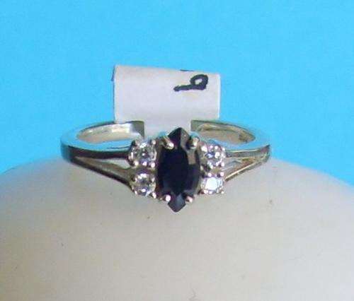 **Crazy R1 start.** Stunning 5 cubic zirconium stones sterling silver ring. USA Size no.8