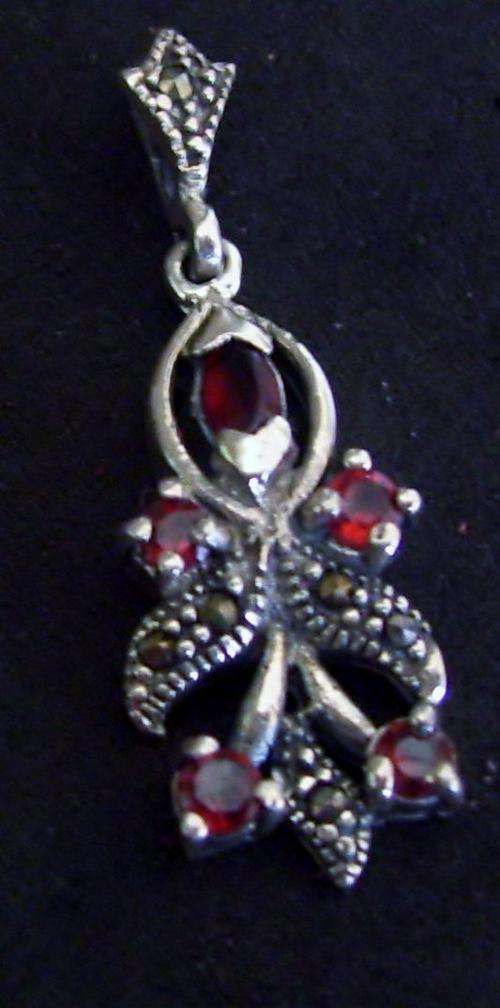 Antique looking Garnet Marcasite pendant in .925 solid Sterling Silver