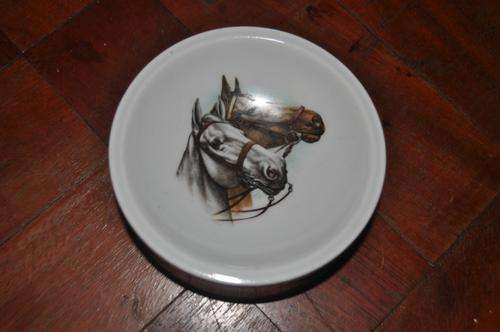 VINTAGE BAVARIA ASHTRAY WITH HORSES