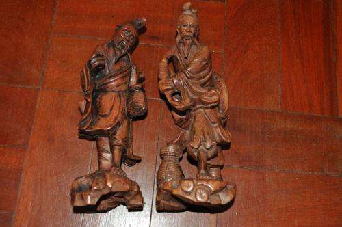 PAIR OF AMAZING ORIENTAL CARVINGS OF FISHERMEN ON HARD WOOD