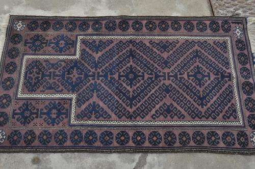 FANTASTIC VINTAGE HANDMADE PERSIAN CARPET 82X148CM