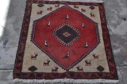 BEAUTIFUL SQUARE HANDMADE PERSIAN CARPET