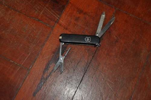 VICTORINOX SWISS ARMY KNIFE