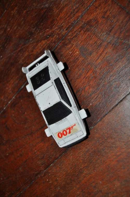 RARE!!! OO7 CORGI TOY CAR 7,5CM