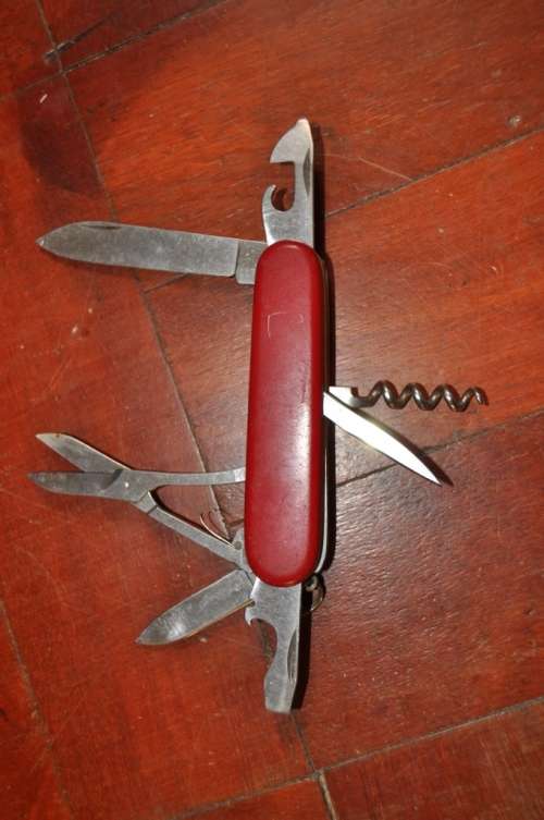 ORIGINAL VICTORINOX KNIFE