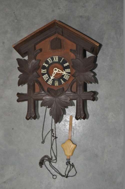 VINTAGE GERMAN CUCKOO CLOCK