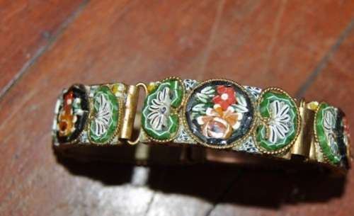 DELIGHTFULL VINTAGE MICROMOSAIC BRACELET