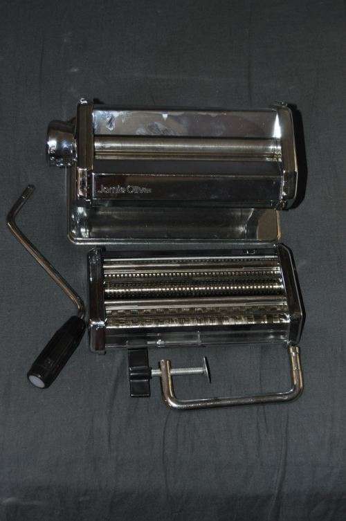 JAMIE OLIVER PASTA MASCHINE -NEVER BEEN USED!!!