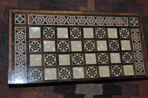 STUNNING INLAID BACK GAMMON,CHESS BOARD-AMAZING HANDCRAFTED PIECE!!!
