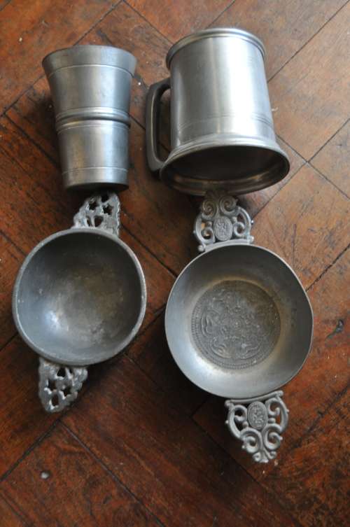 COLLECTION OF VINTAGE PEWTER OBJECTS