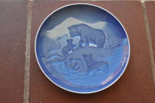 ROYAL COPENHAGEN MOTHERS DAY PLATE 1985-IN EXCELLENT CONDITION