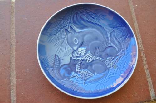 ROYAL COPENHAGEN MOTHERS DAY PLATE 1971-IN EXCELLENT CONDITION