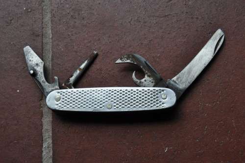 VINTAGE POCKET KNIFE MADE IN USA