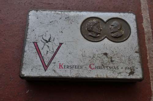 RARE!!! WW2 CHOCOLATE TIN,DATED 1945