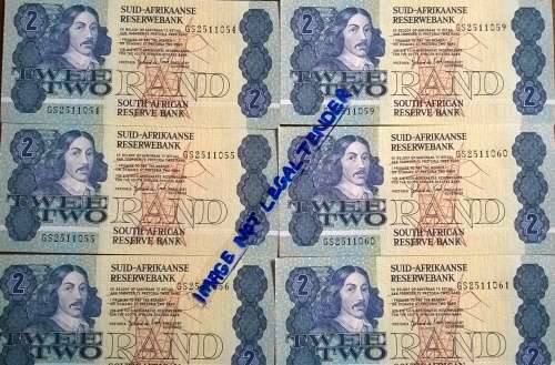 TWO RAND UNC G DE KOCK BANKNOTES IN SERIES 3rd ISSUE X10. SELLING PER NOTE