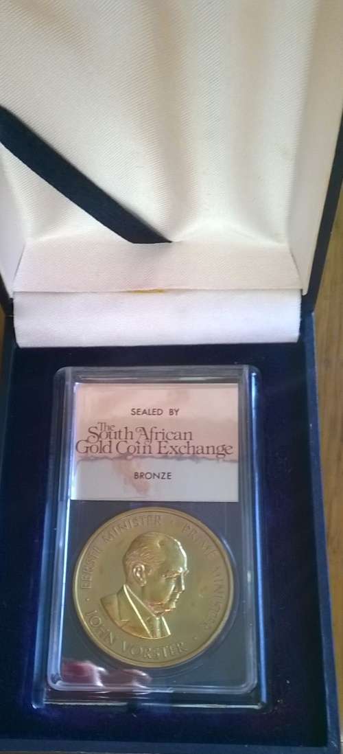 1978 Prime Minister John Vorster Bronze Medallion 30 years service sealed by the Gold Society