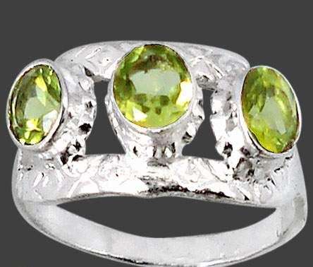 STUNNING PERIDOT 925 STERLING SILVER RING SIZE 7.5