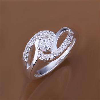 STRIKING AND SPARKLING CRYSTAL DRESS RING SIZE 7.5