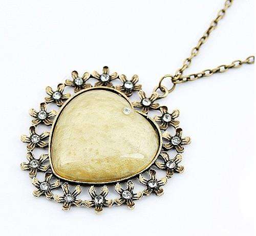 BEAUTIFUL ALLOY HEART PENDANT AND CHAIN