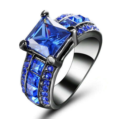 BEAUTIFUL BLUE SAPPHIRE RING - SIZE 7