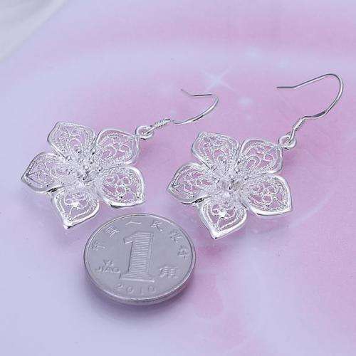Beautiful Silver Plated Flower Earrings